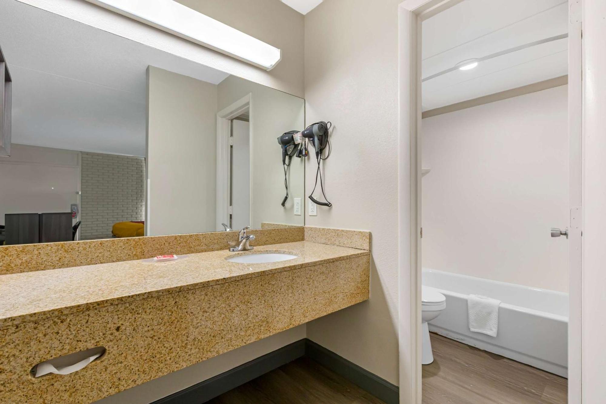 Econo Lodge Creedmoor Ngoại thất bức ảnh